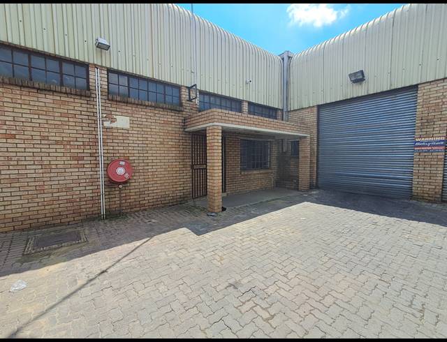 625M² WORKSHOP TO LET IN DUNCANVILLE
